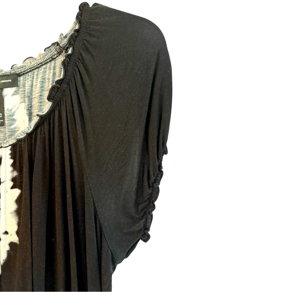 INC Top scoopneck short sleeves black white silver studs, sheared stretchy hem - Picture 4 of 7